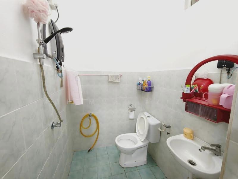 Rumah Teres 2-Tingkat untuk Dijual di Seri Setali (Kuantan) - Mohammad Azizi - Bathroom - PropertyGuru.com.my