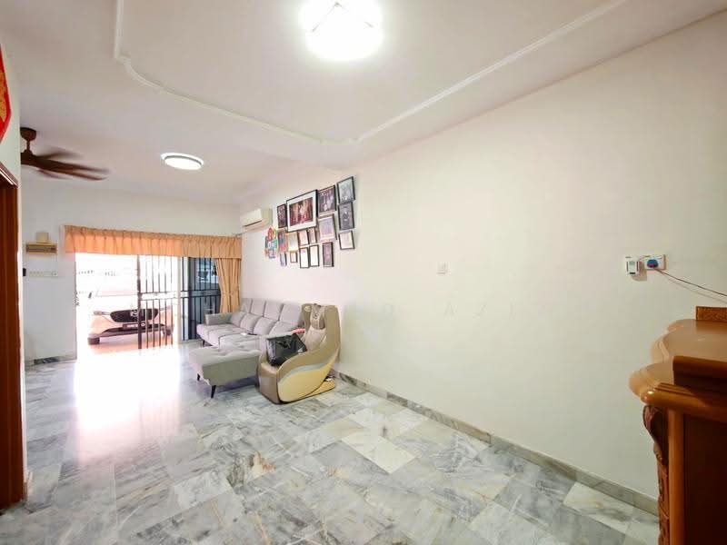 Rumah Teres 2-Tingkat untuk Dijual di Seri Setali (Kuantan) - Mohammad Azizi - Living Room - PropertyGuru.com.my