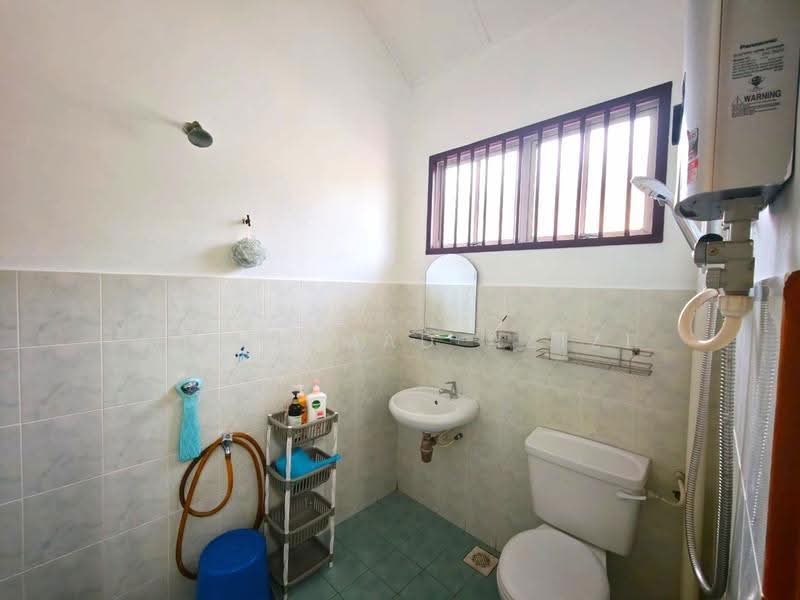 Rumah Teres 2-Tingkat untuk Dijual di Seri Setali (Kuantan) - Mohammad Azizi - Bathroom - PropertyGuru.com.my