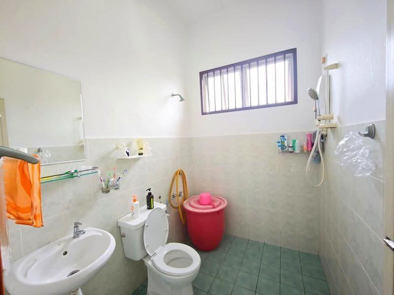 Rumah Teres 2-Tingkat untuk Dijual di Seri Setali (Kuantan) - Mohammad Azizi - Bathroom - PropertyGuru.com.my