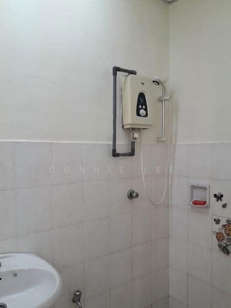 Pangsapuri untuk Disewa di Jalil Damai Apartments - Connie Lee - Bathroom - PropertyGuru.com.my
