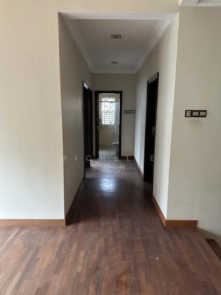 Terraced House for Sale in Kota Kemuning (Shah Alam) - Michelle Boh - Corridor - PropertyGuru.com.my