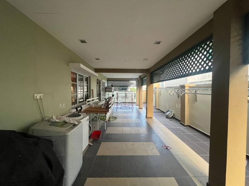 Rumah Banglo untuk Dijual di Seremban 2 (Negeri Sembilan) - Mu'izz Halim - Balcony - PropertyGuru.com.my