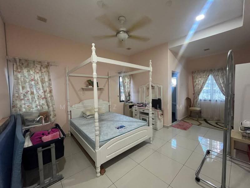 Rumah Banglo untuk Dijual di Seremban 2 (Negeri Sembilan) - Mu'izz Halim - Bedroom - PropertyGuru.com.my