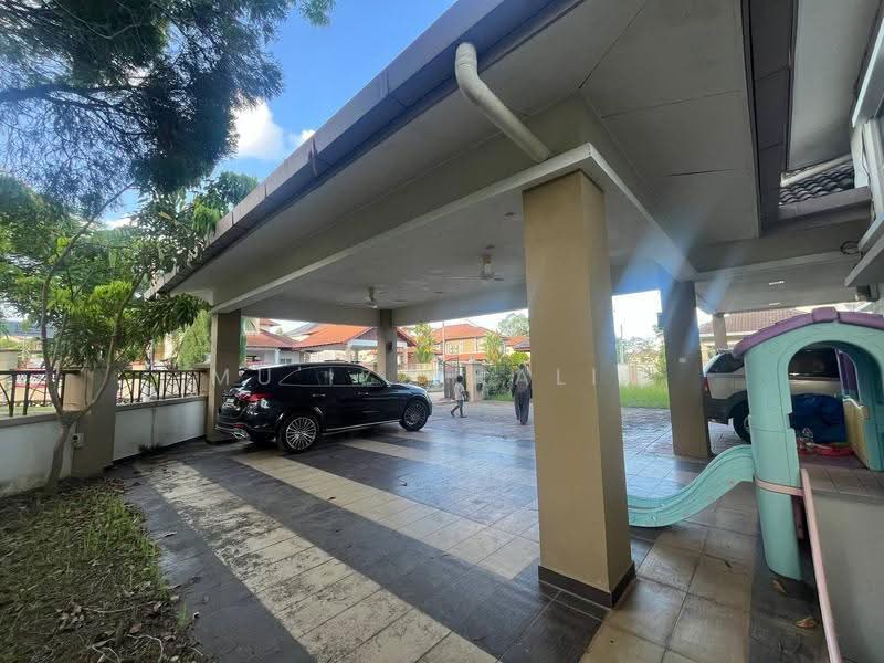 Rumah Banglo untuk Dijual di Seremban 2 (Negeri Sembilan) - Mu'izz Halim - Car Park - PropertyGuru.com.my