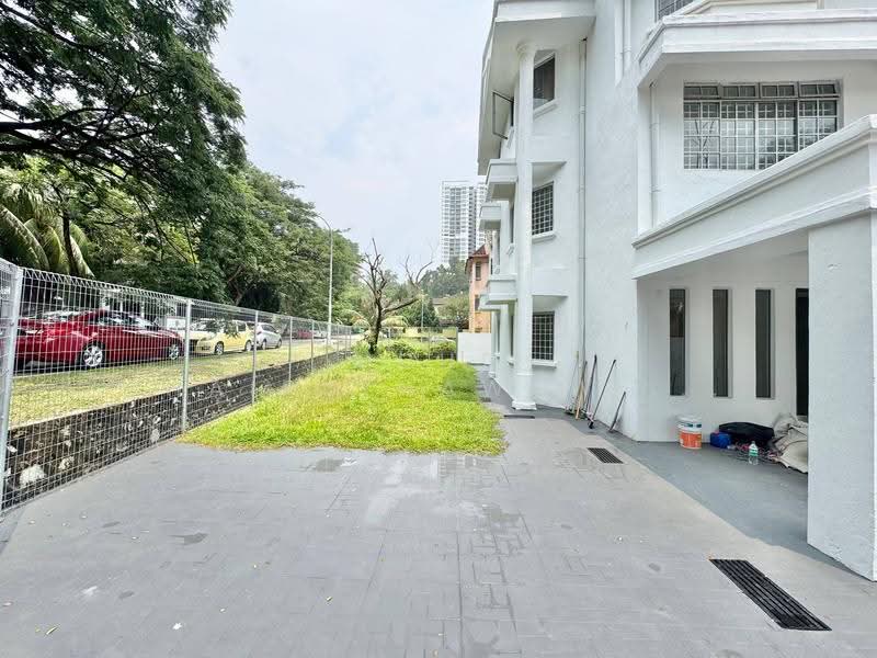 Townhouse for Sale in Seksyen 7 (Shah Alam) - Muhd Khairulnawawi Kamaruddin - Exterior - PropertyGuru.com.my