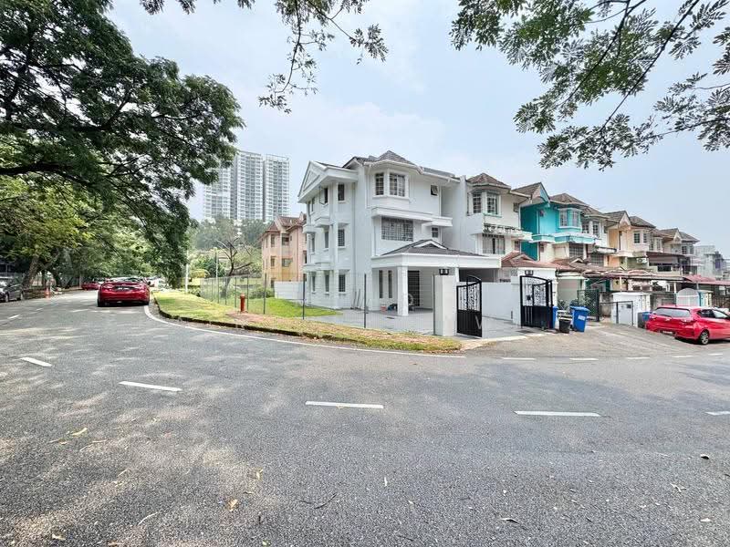 Townhouse for Sale in Seksyen 7 (Shah Alam) - Muhd Khairulnawawi Kamaruddin - Exterior - PropertyGuru.com.my