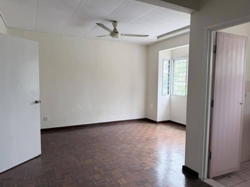 2-storey Terraced House for Sale in Taman Putra Prima (Puchong) - Abbie Lee - Living Room - PropertyGuru.com.my