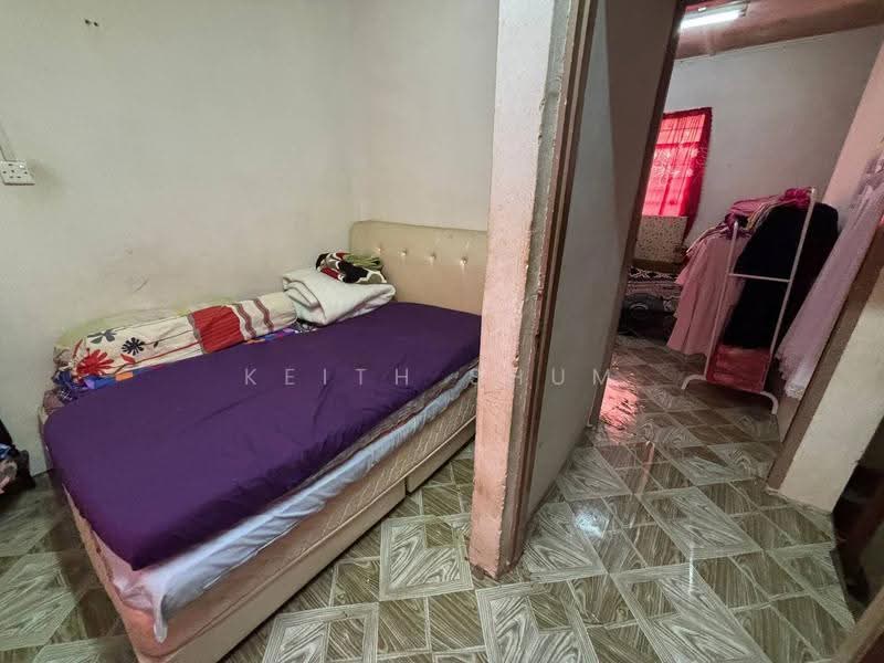 2-storey Terraced House for Sale in Taman Rinting (Masai) - Keith Shum - Bedroom - PropertyGuru.com.my