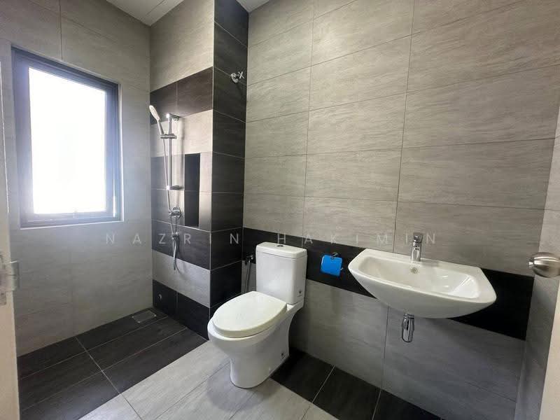 Semi-Detached House for Sale in Sungai Buloh (Selangor) - Nazrin Hakimin - Bathroom - PropertyGuru.com.my