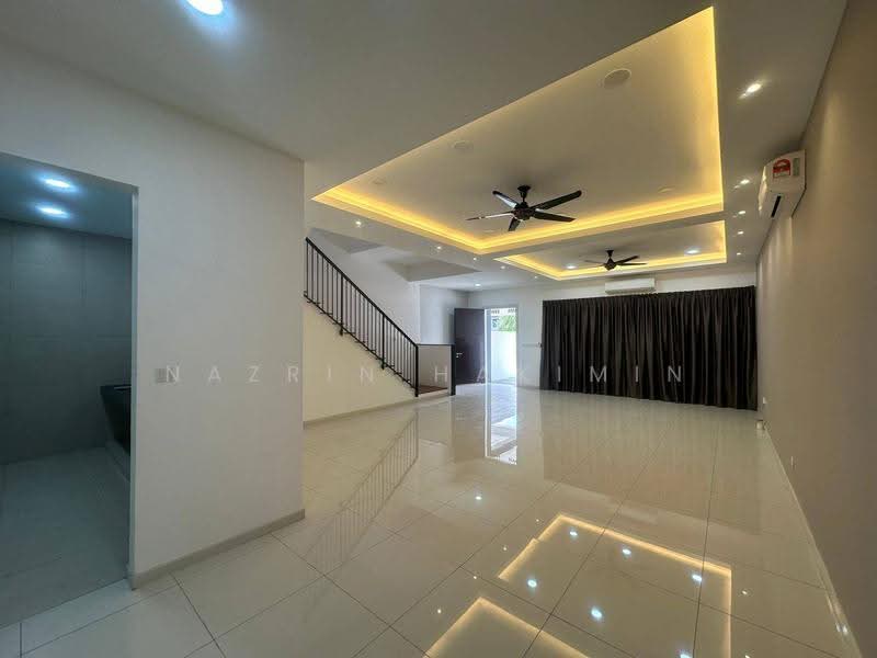 Semi-Detached House for Sale in Sungai Buloh (Selangor) - Nazrin Hakimin - Living Room - PropertyGuru.com.my