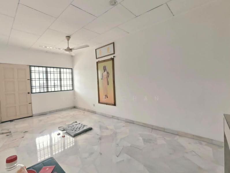 Semi-Detached House for Sale in Taman Eng Ann (Klang) - Louis Chan - Living Room - PropertyGuru.com.my