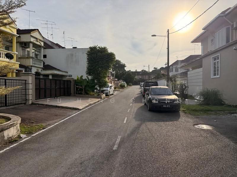 2-storey Terraced House for Sale in Bandar Putra Kulai (Kulai) - Fu Heng Chong - Exterior - PropertyGuru.com.my