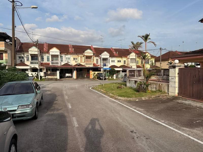 2-storey Terraced House for Sale in Bandar Putra Kulai (Kulai) - Fu Heng Chong - Exterior - PropertyGuru.com.my