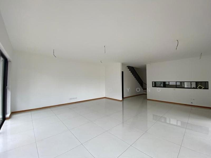 2.5-storey Terraced House for Sale in Senibong Cove (Masai) - SinChing Yong - Living Room - PropertyGuru.com.my