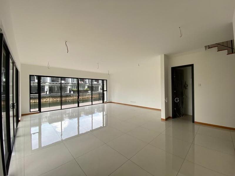 2.5-storey Terraced House for Sale in Senibong Cove (Masai) - SinChing Yong - Living Room - PropertyGuru.com.my