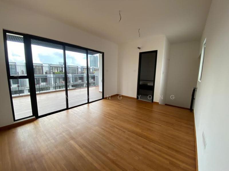 2.5-storey Terraced House for Sale in Senibong Cove (Masai) - SinChing Yong - Balcony - PropertyGuru.com.my