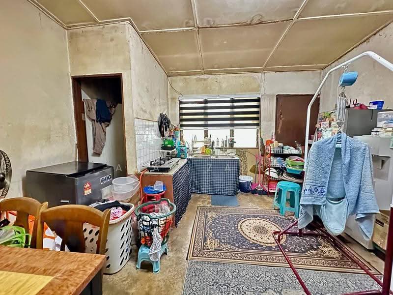 2-storey Terraced House for Sale in Seksyen 19 (Shah Alam) - Adaw Zain - Kitchen - PropertyGuru.com.my