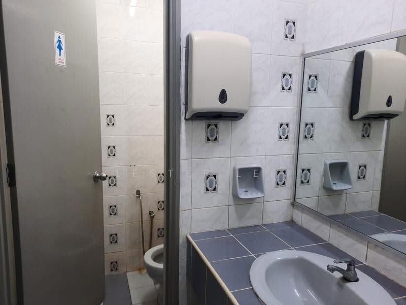 Office for Rent in Petaling Jaya (Selangor) - Lester Lee - Bathroom - PropertyGuru.com.my