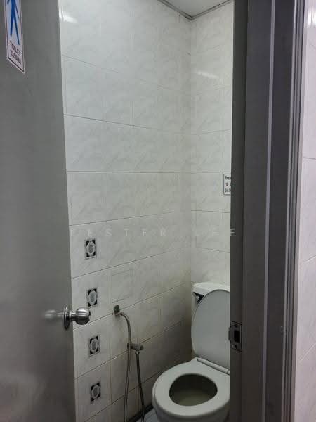 Office for Rent in Petaling Jaya (Selangor) - Lester Lee - Bathroom - PropertyGuru.com.my