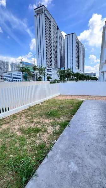2-storey Terraced House for Sale in Batu Kawan (Penang) - Lee Kuan Yen - Exterior - PropertyGuru.com.my