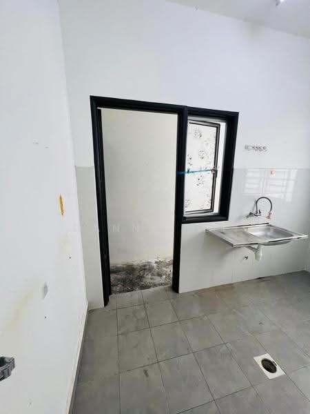 Cluster House for Sale in Johor Bahru (Johor) - Danny Tey - Kitchen - PropertyGuru.com.my