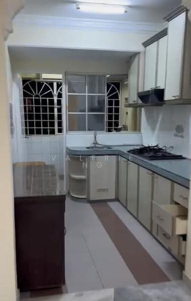 Pangsapuri untuk Dijual di Sri Intan 1 - Valerie Ng - Kitchen - PropertyGuru.com.my