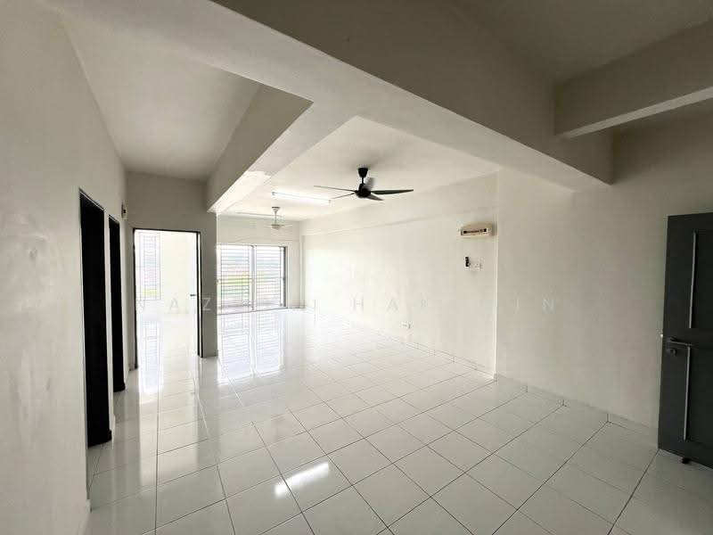 Pangsapuri untuk Dijual di Pangsapuri Damai - Nazrin Hakimin - Living Room - PropertyGuru.com.my