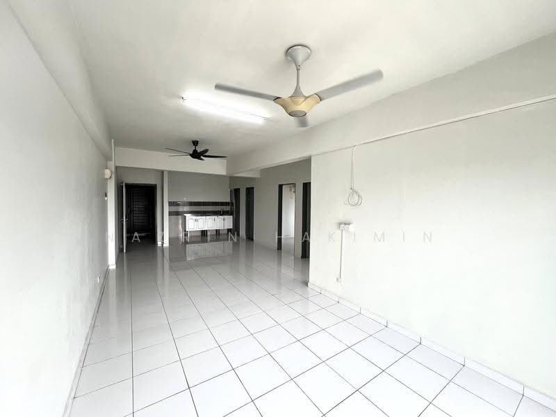 Pangsapuri untuk Dijual di Pangsapuri Damai - Nazrin Hakimin - Living Room - PropertyGuru.com.my