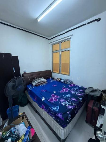 Service Residence for Sale at Kipark Apartment - Yvonne Lim - Bedroom - PropertyGuru.com.my