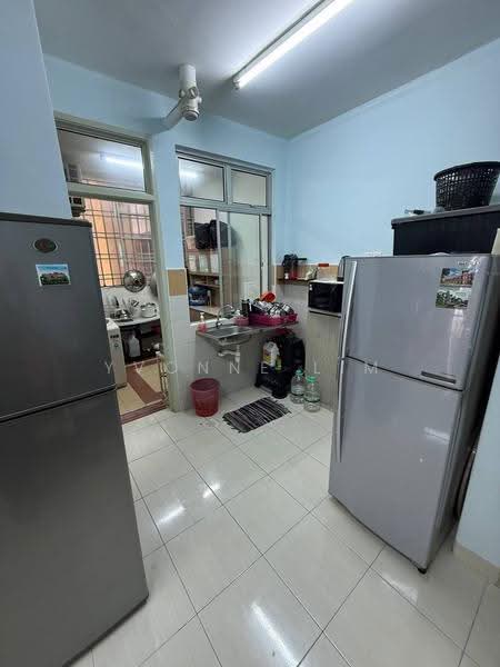 Service Residence for Sale at Kipark Apartment - Yvonne Lim - Kitchen - PropertyGuru.com.my