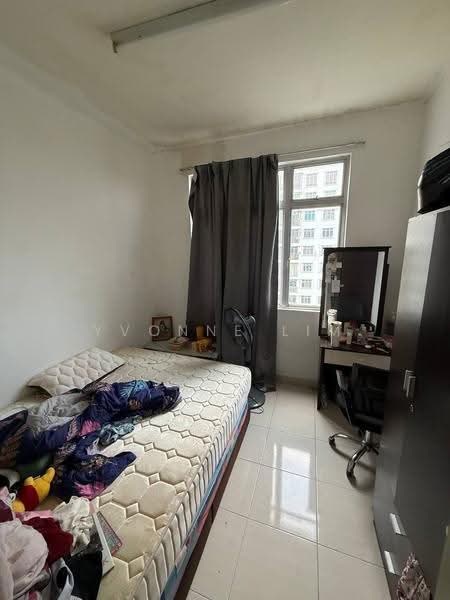 Service Residence for Sale at Kipark Apartment - Yvonne Lim - Bedroom - PropertyGuru.com.my