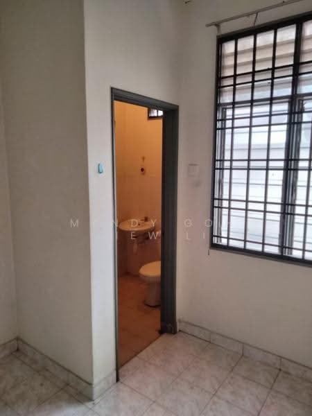 Terraced House for Sale in Taman Mutiara Rini (Skudai) - Mandy Goh Siew Li - Bathroom - PropertyGuru.com.my