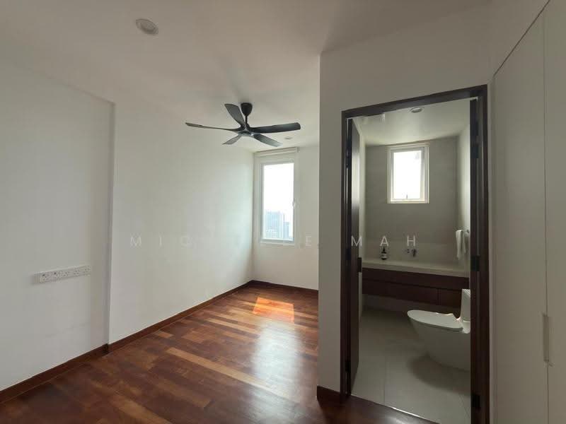 Kondominium untuk Dijual di The Cantonment - Michelle Mah - Bedroom - PropertyGuru.com.my