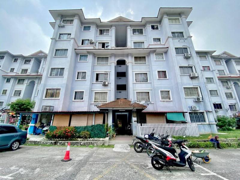 Pangsapuri untuk Dijual di Residensi Warnasari 1 - Nazrin Hakimin - Exterior - PropertyGuru.com.my