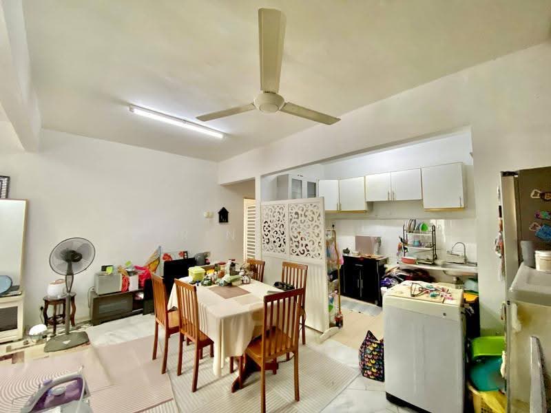Pangsapuri untuk Dijual di Residensi Warnasari 1 - Nazrin Hakimin - Dining Room - PropertyGuru.com.my