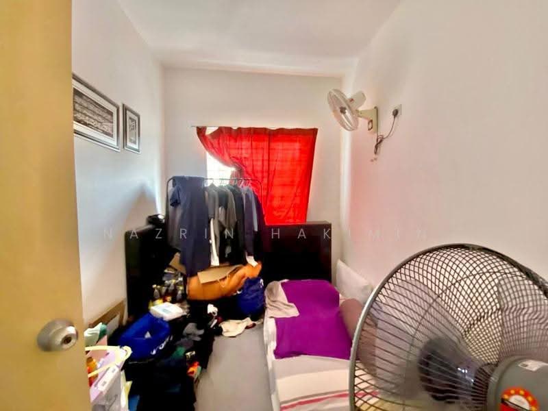 Pangsapuri untuk Dijual di Residensi Warnasari 1 - Nazrin Hakimin - Bedroom - PropertyGuru.com.my