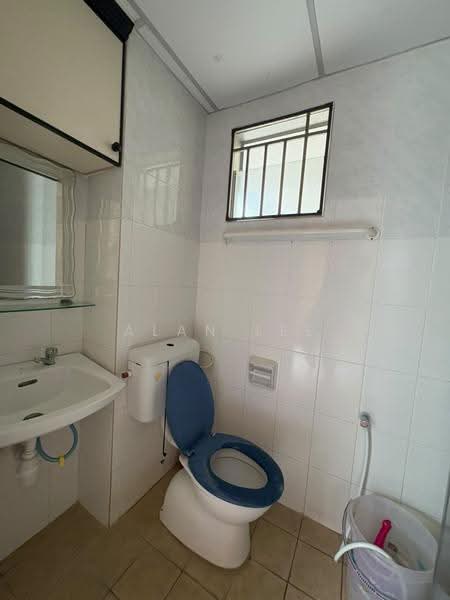 Kondominium untuk Dijual di Warisan City View - Alan Lee - Bathroom - PropertyGuru.com.my