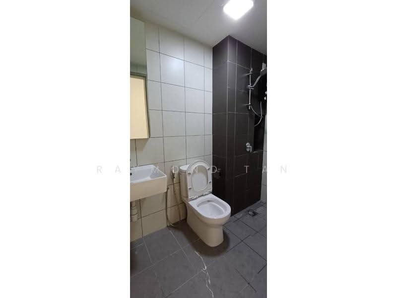 Service Residence for Sale at D'Quince Residences - Raymond Tan - Bathroom - PropertyGuru.com.my