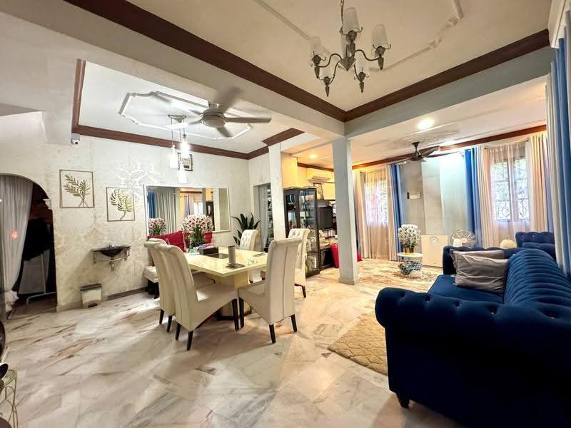 Rumah Kluster untuk Dijual di Bandar Tasik Puteri (Rawang) - Khairul Syafiq - Living Room - PropertyGuru.com.my