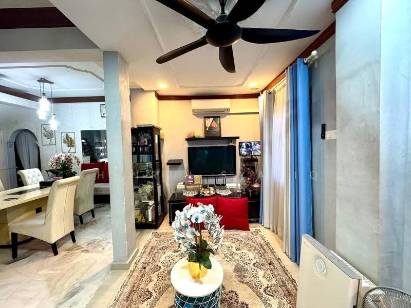 Rumah Kluster untuk Dijual di Bandar Tasik Puteri (Rawang) - Khairul Syafiq - Living Room - PropertyGuru.com.my