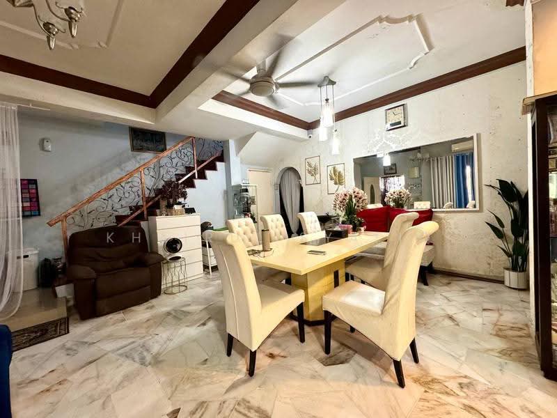 Rumah Kluster untuk Dijual di Bandar Tasik Puteri (Rawang) - Khairul Syafiq - Dining Room - PropertyGuru.com.my