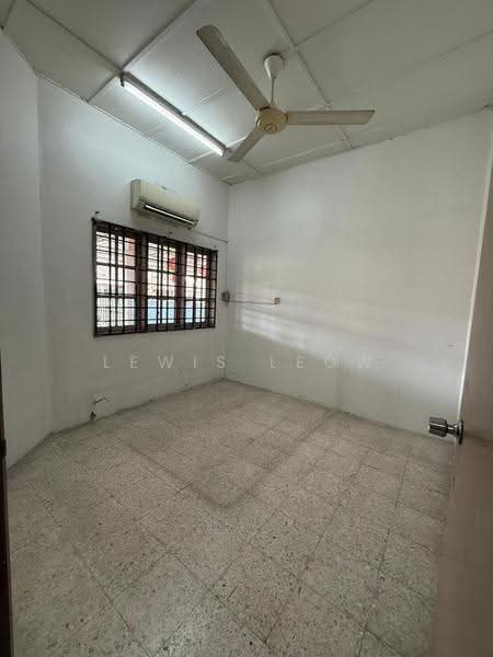 1-storey Terraced House for Sale in Taman Putri Kulai (Kulai) - Lewis Leow - PropertyGuru.com.my