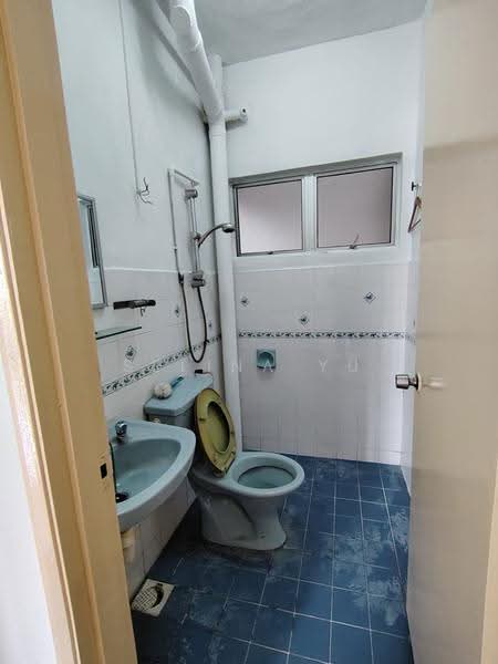 Apartment for Sale at Pangsapuri Waja - Selina Yu - Bathroom - PropertyGuru.com.my