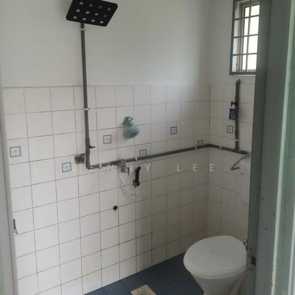 Apartment for Rent at Pangsapuri Senja - Benny Lee - Bathroom - PropertyGuru.com.my