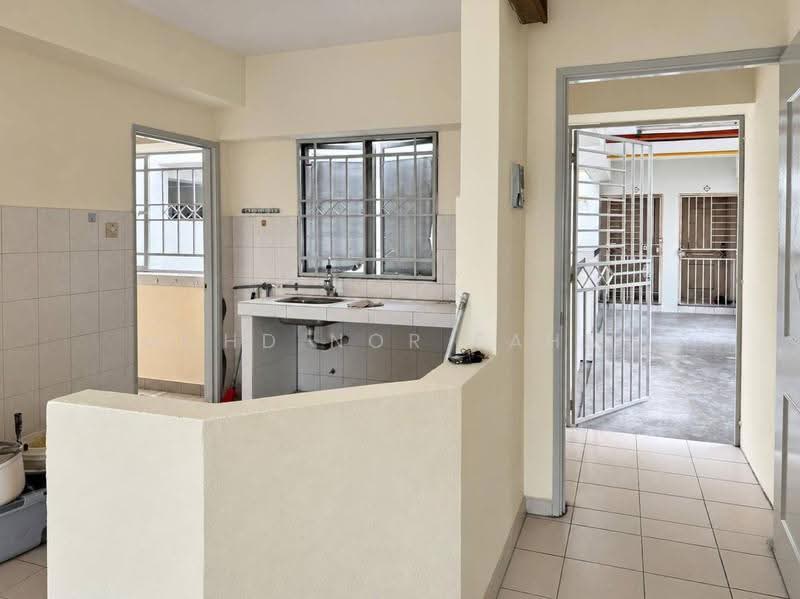 Condominium for Sale at Warisan City View - Mohd Nor Fahmi - Kitchen - PropertyGuru.com.my