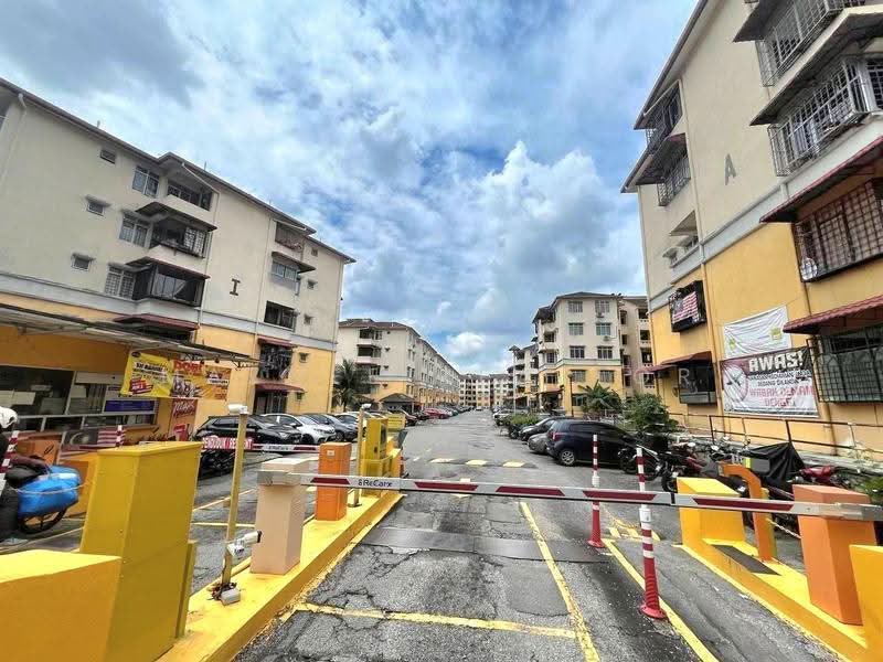 Pangsapuri untuk Dijual di Pangsapuri Sri Baiduri - Maznee Realtor - Exterior - PropertyGuru.com.my