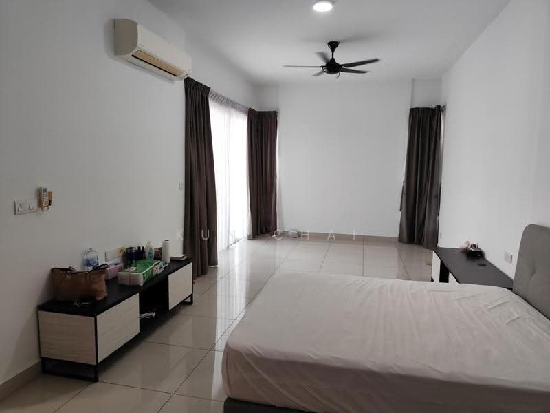 Kediaman Servis untuk Disewa di Pinnacle Tower - Kun Chai - Bedroom - PropertyGuru.com.my