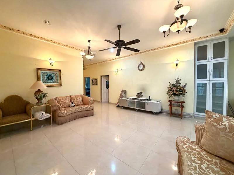 Bungalow House for Sale in Kota Damansara (Selangor) - Kwong Xiao Wei - Living Room - PropertyGuru.com.my