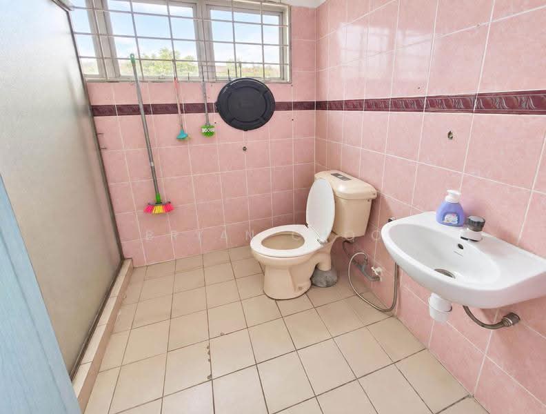 2-storey Terraced House for Sale in BANDAR PUCHONG JAYA (Puchong) - Bryan Choo - Bathroom - PropertyGuru.com.my